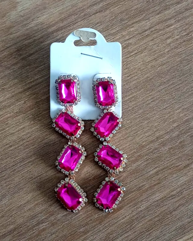 Brinco pink com strass